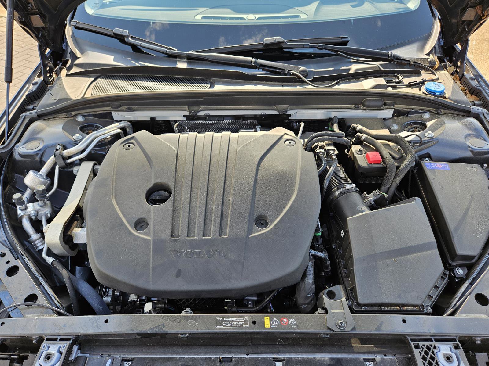 2024 Volvo S60 B5 AWD Plus photo 10