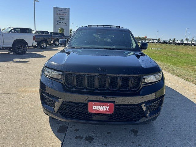 2025 Jeep Grand Cherokee Altitude X photo 2