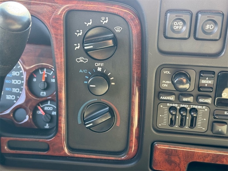 1996 Dodge Ram ST photo 38