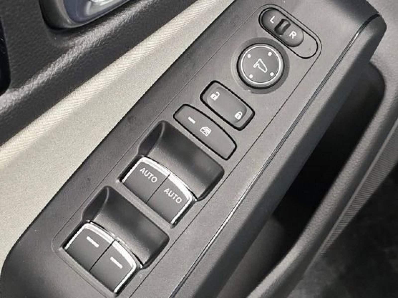 2025 Honda Civic Hybrid Sport photo 19