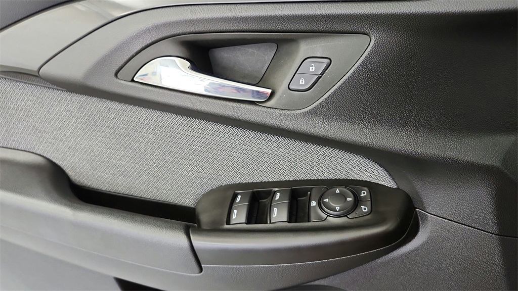 2023 Chevrolet Trailblazer LT photo 18