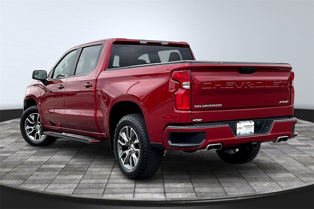 2024 Chevrolet Silverado 1500 RST photo 13