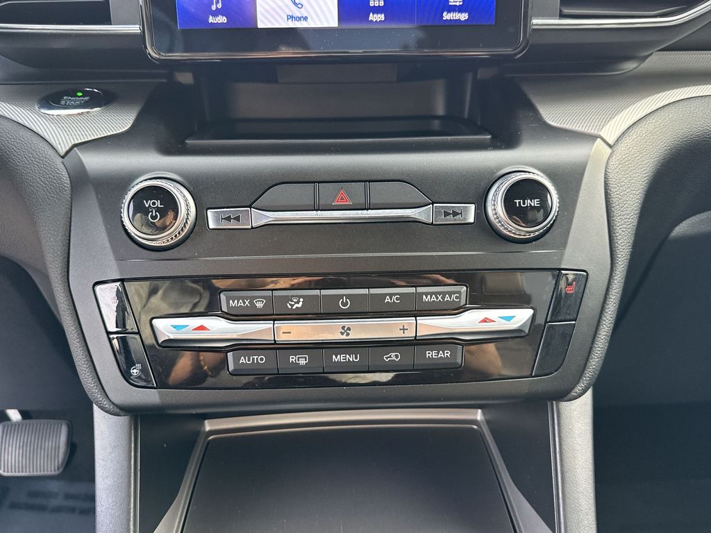 2020 Ford Explorer XLT photo 16