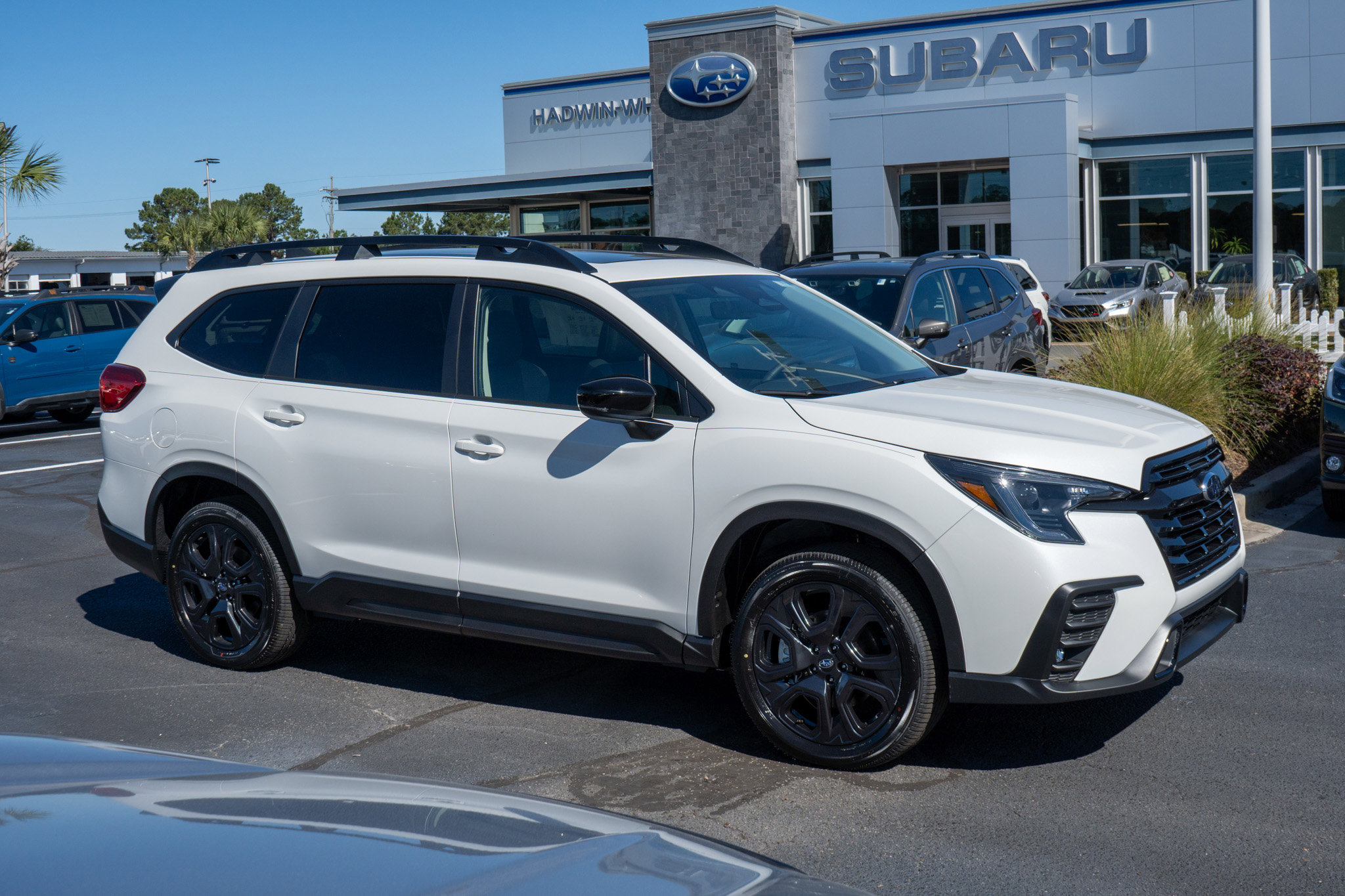 2025 Subaru Ascent Onyx Edition-Premium's photo