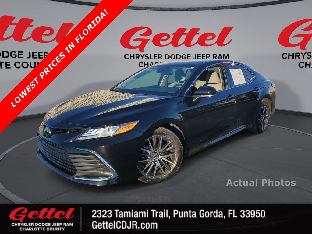 2024 Toyota Camry XLE's photo