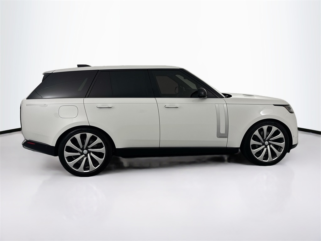2025 Land Rover Range Rover Autobiography photo 4