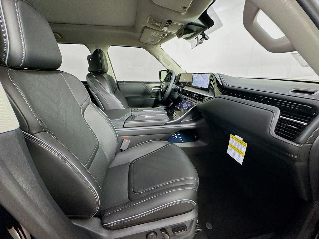 2025 Infiniti QX80 Luxe photo 33