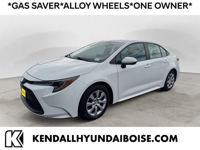 2024 Toyota Corolla LE's photo