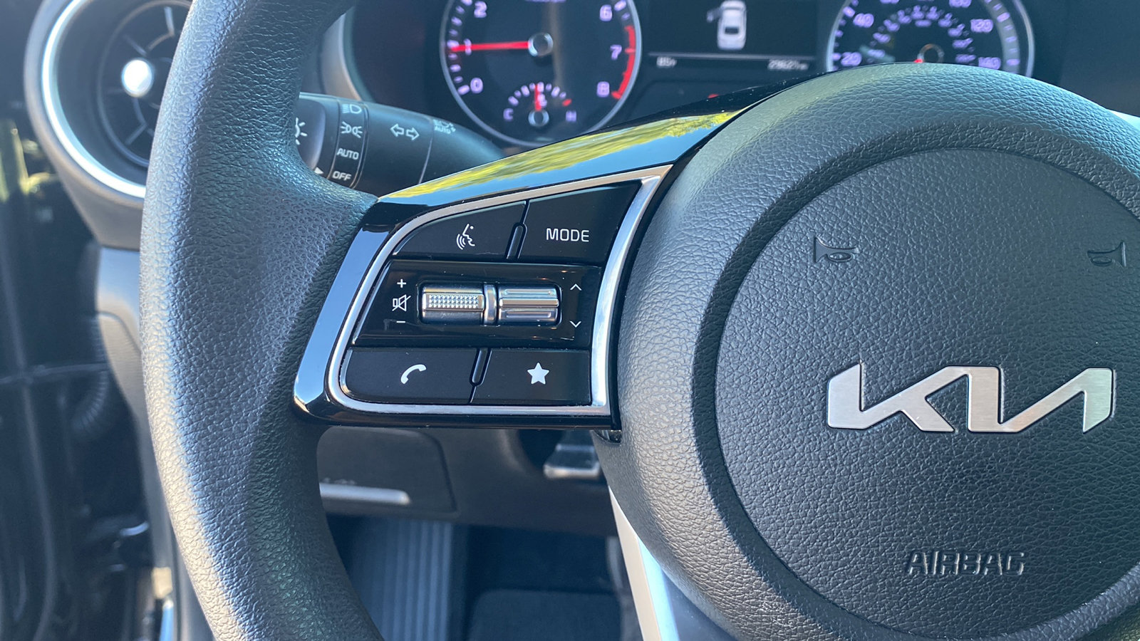 2023 Kia Forte LXS photo 16