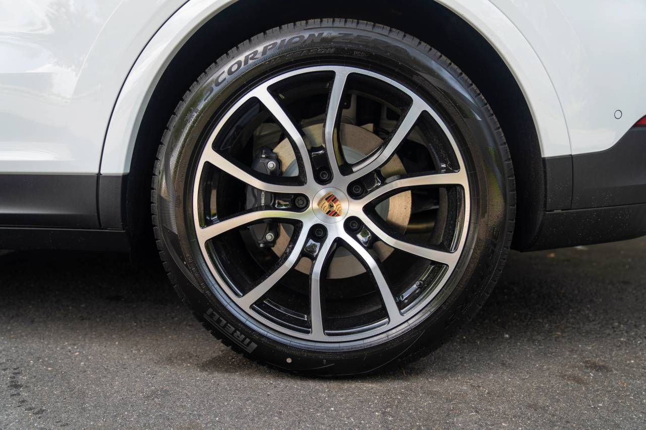 2025 Porsche Cayenne E-Hybrid photo 11