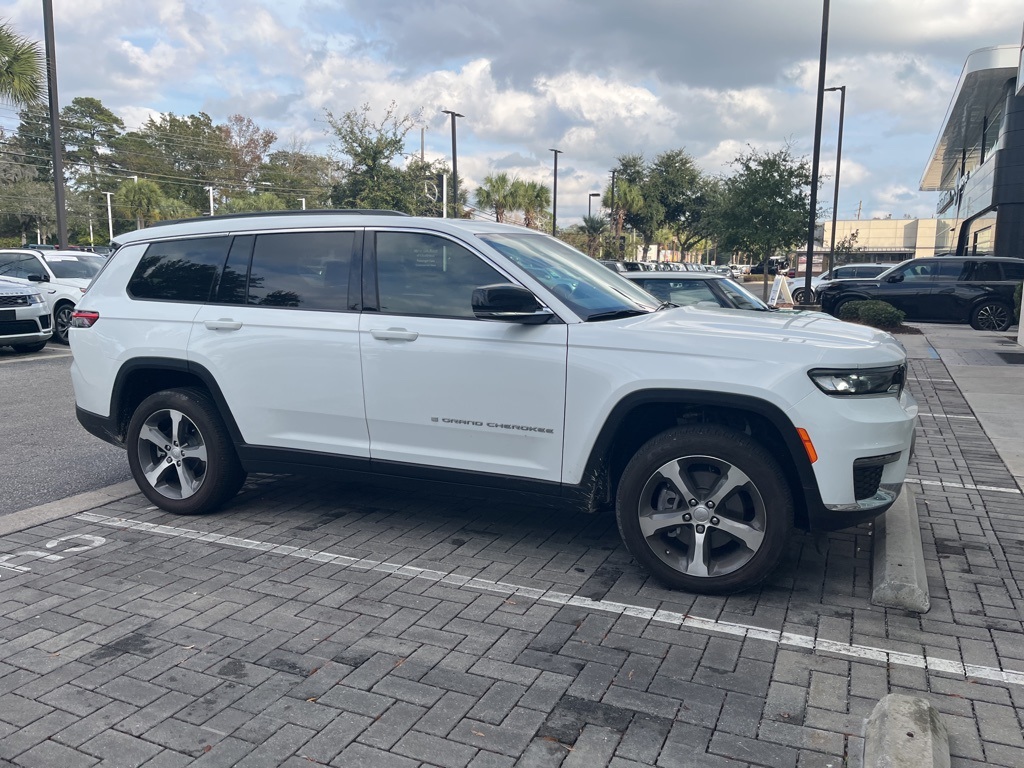 2024 Jeep Grand Cherokee Limited photo 4