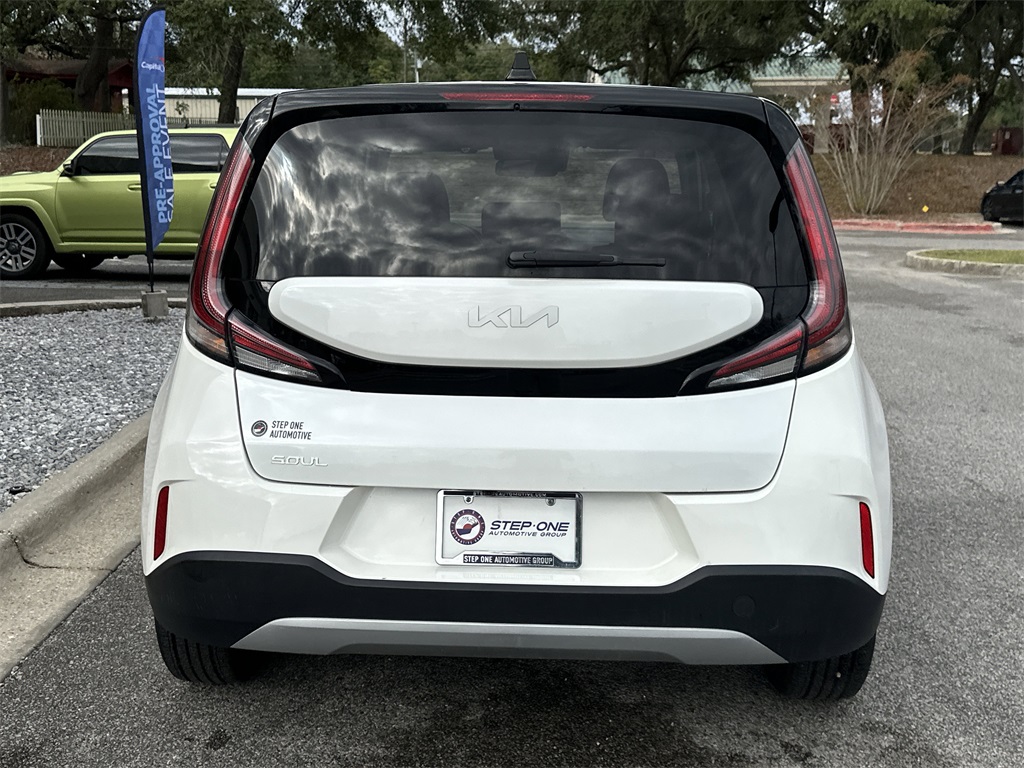 2023 Kia Soul LX photo 4