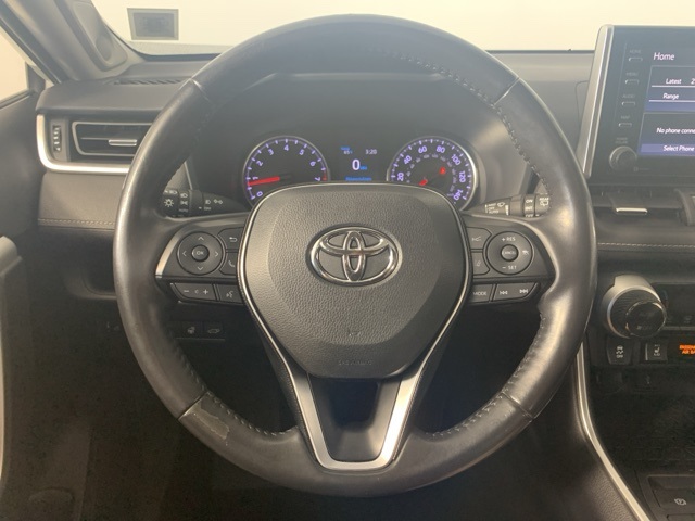 2020 Toyota RAV4 XLE Premium photo 13