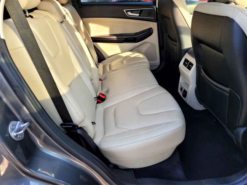 2022 Ford Edge Titanium photo 18