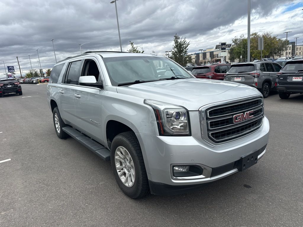 2017 Gmc Yukon XL SLE photo 3