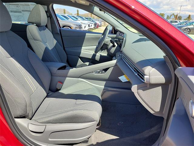 2025 Hyundai Elantra SEL Sport photo 17
