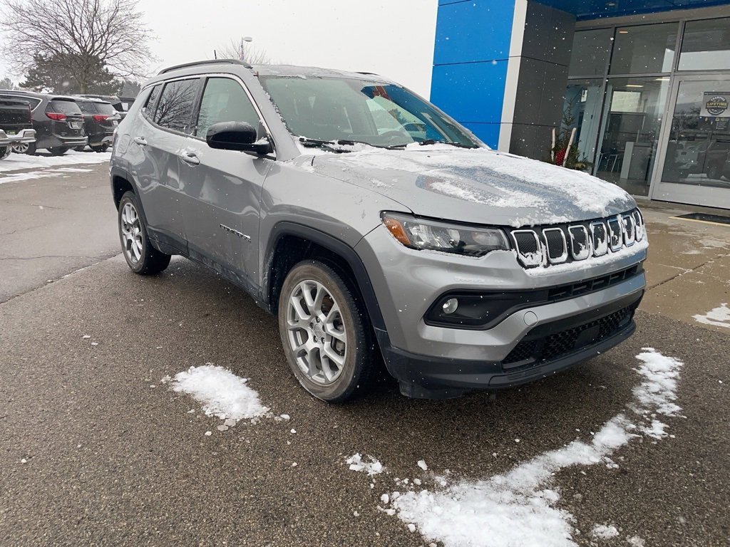 2022 Jeep Compass Latitude Lux's photo