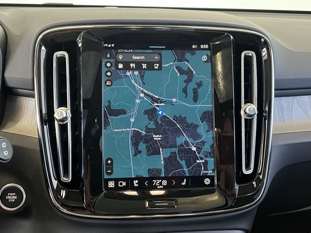 2025 Volvo XC40 Plus photo 23