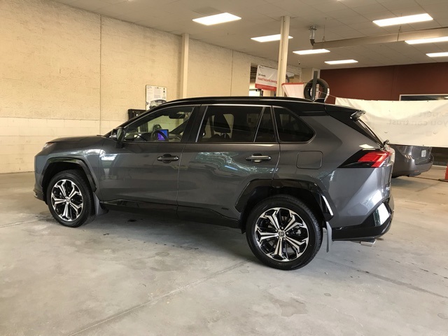 2025 Toyota RAV4 Hybrid XSE photo 6