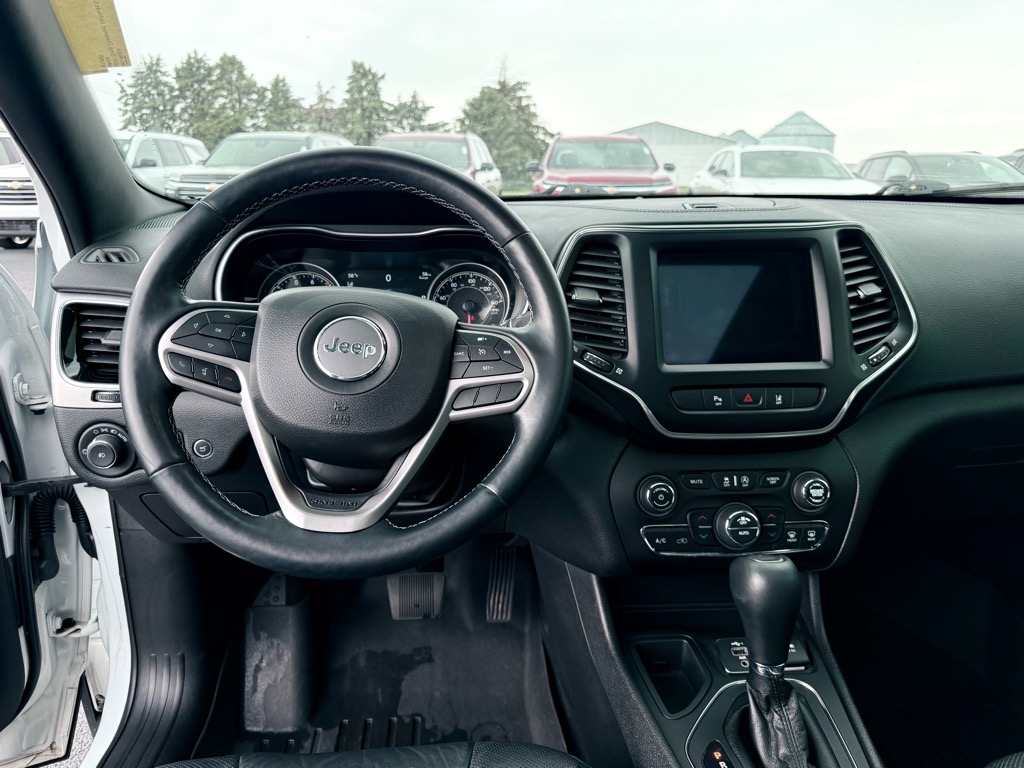 2021 Jeep Cherokee 80th Anniversary Edition photo 13