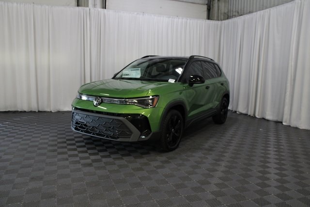 2025 Volkswagen Taos SE photo 19