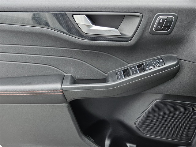 2023 Ford Escape ST-Line Select photo 31