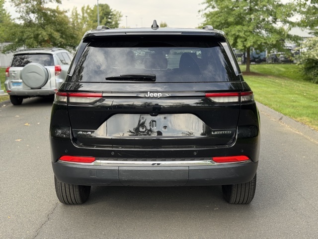 2022 Jeep Grand Cherokee Limited photo 4