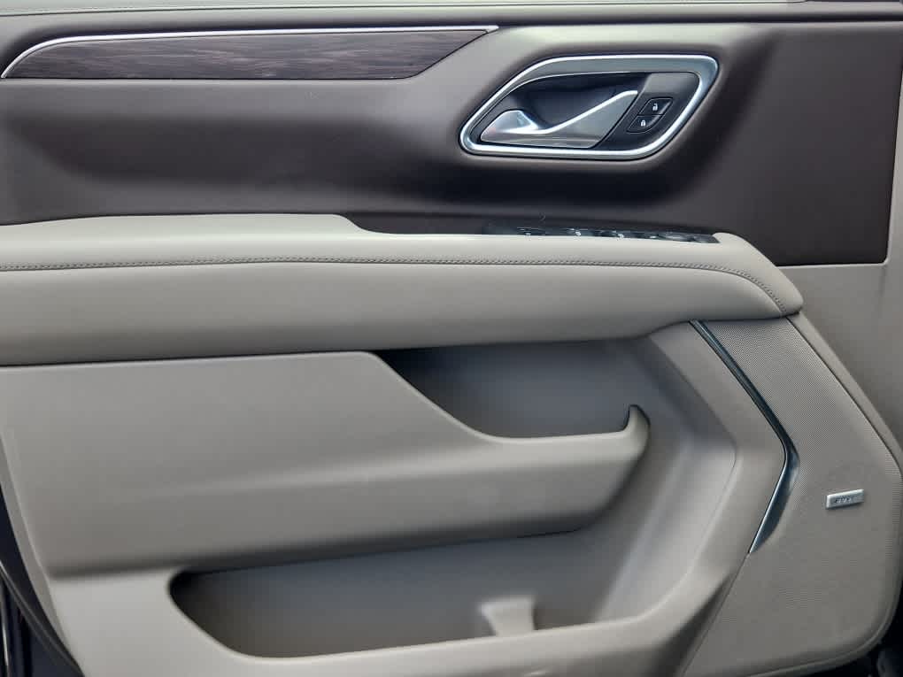 2023 Chevrolet Suburban LT photo 10