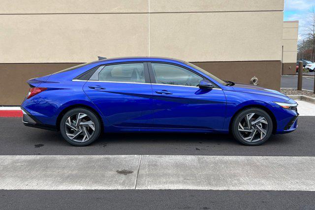 2025 Hyundai Elantra Hybrid Limited photo 4