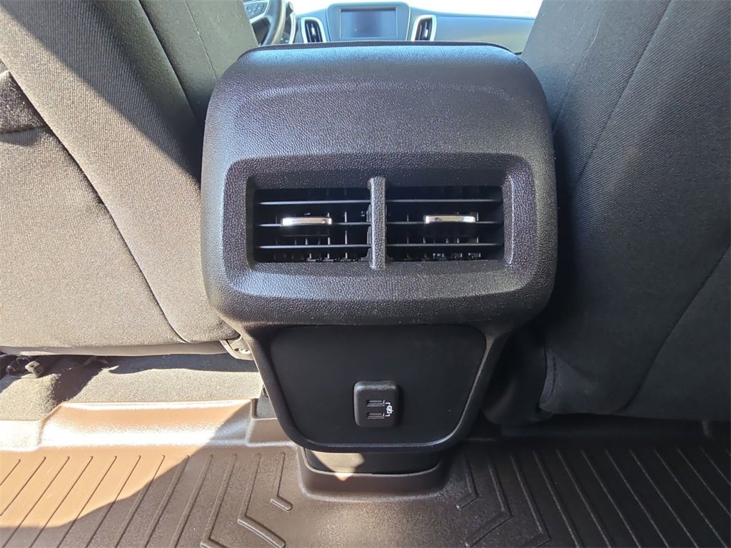 2020 Chevrolet Equinox LT photo 21