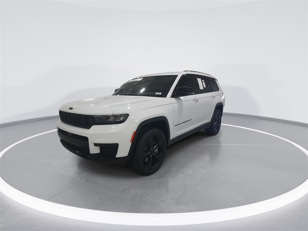 2025 Jeep Grand Cherokee Altitude X photo 3