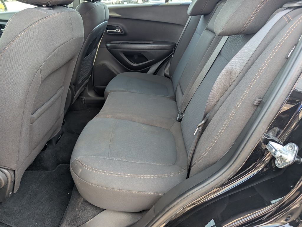 2020 Chevrolet Trax LS photo 4