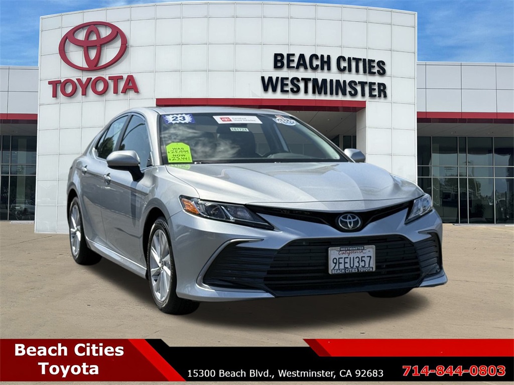 2023 Toyota Camry LE photo 3