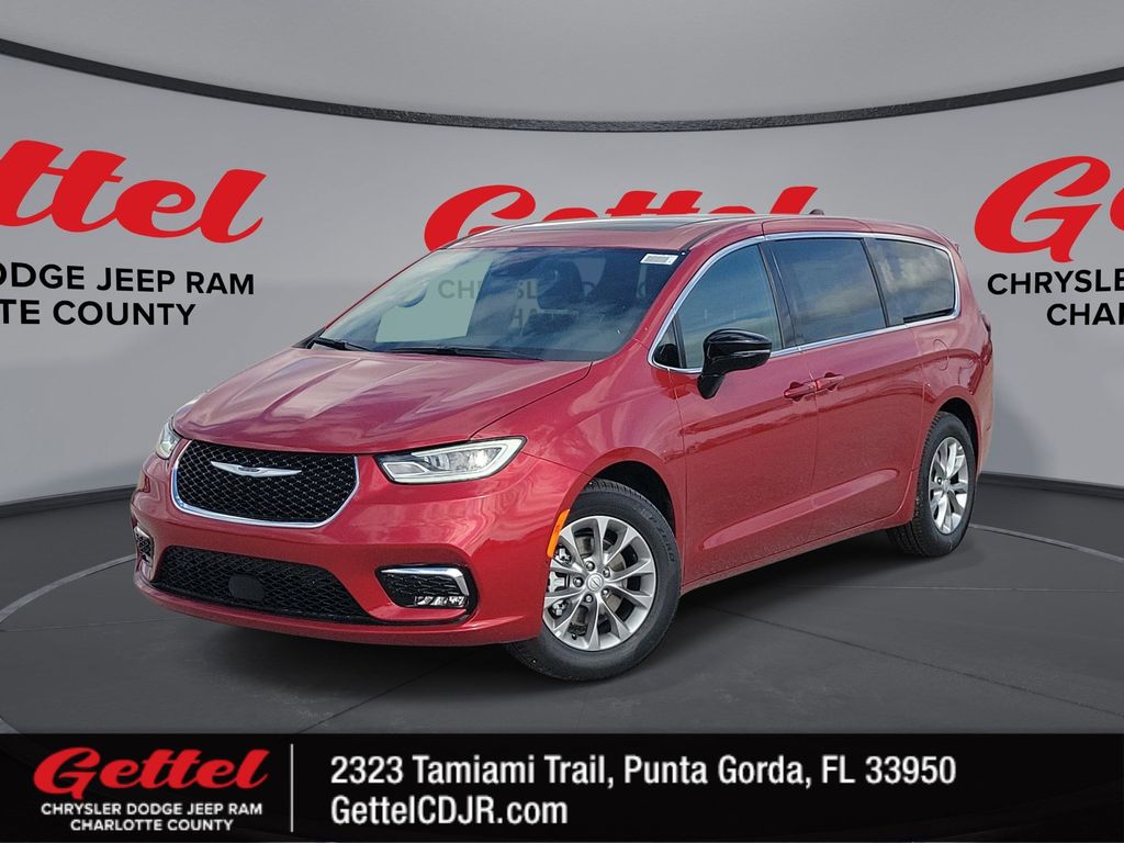 2026 Chrysler Pacifica Limited's photo