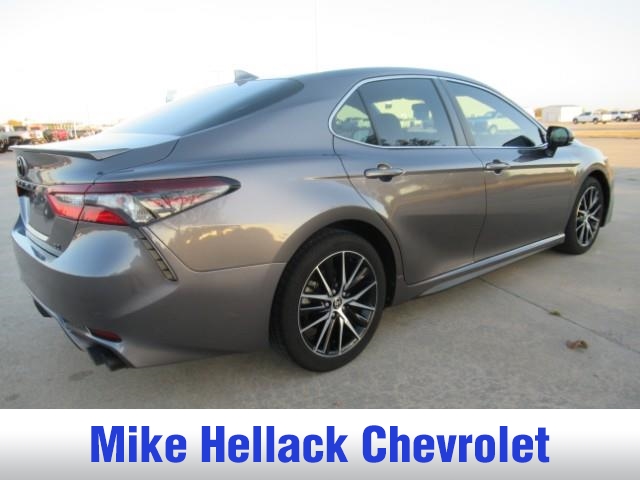 2021 Toyota Camry SE photo 3