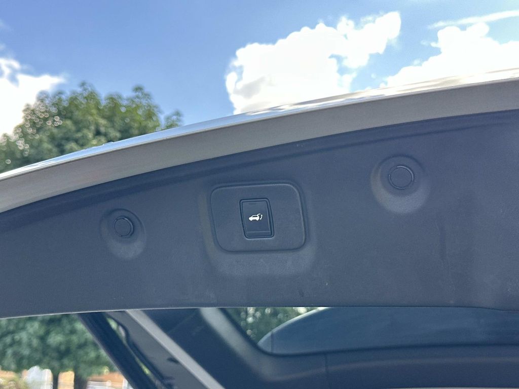 2014 Nissan Pathfinder Platinum photo 30