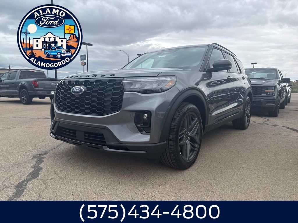 2025 Ford Explorer ST-LINE's photo