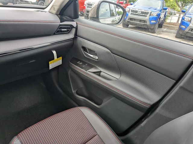 2025 Nissan Kicks SR photo 15