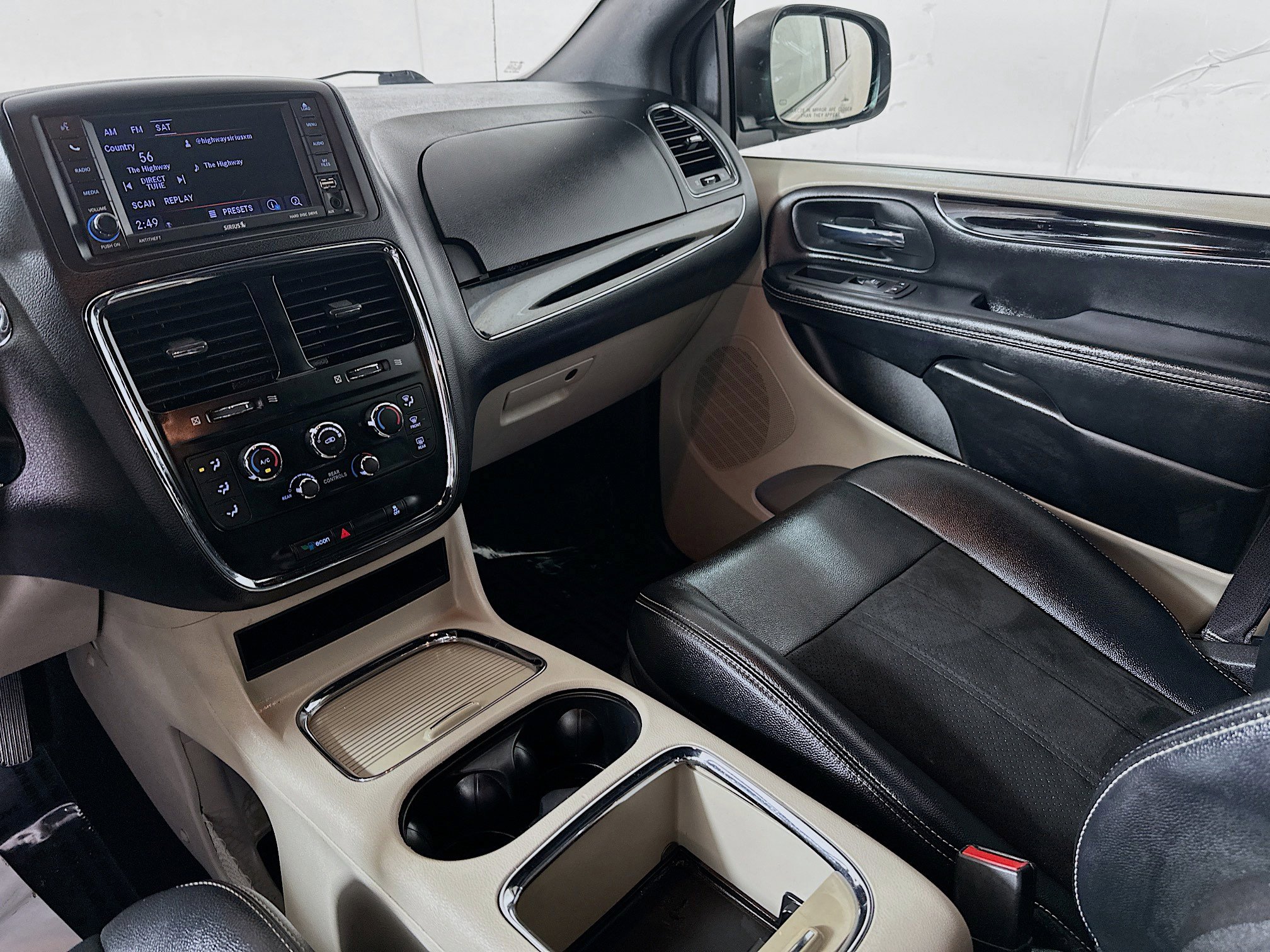 2020 Dodge Grand Caravan SXT photo 21