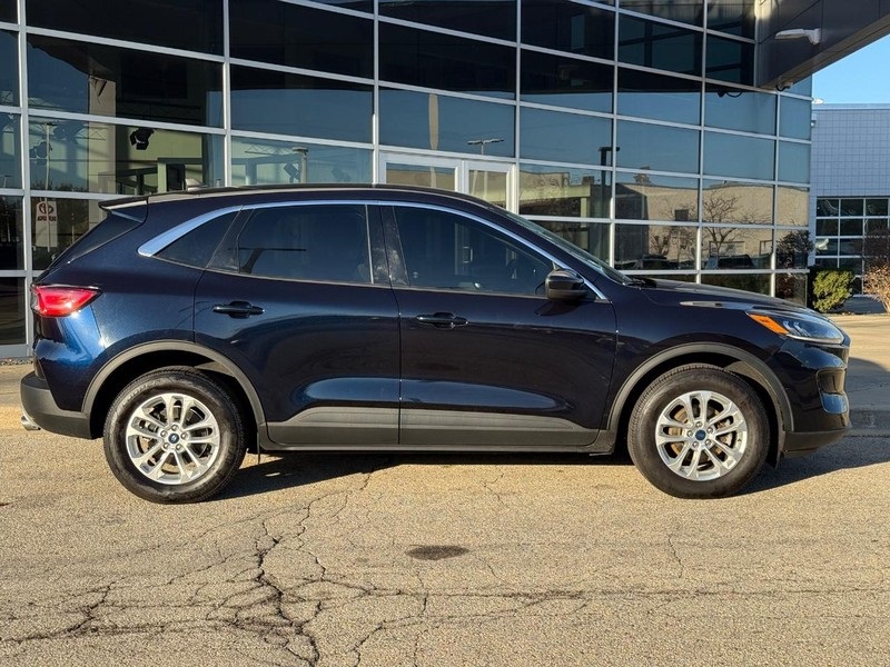 2021 Ford Escape SE photo 2