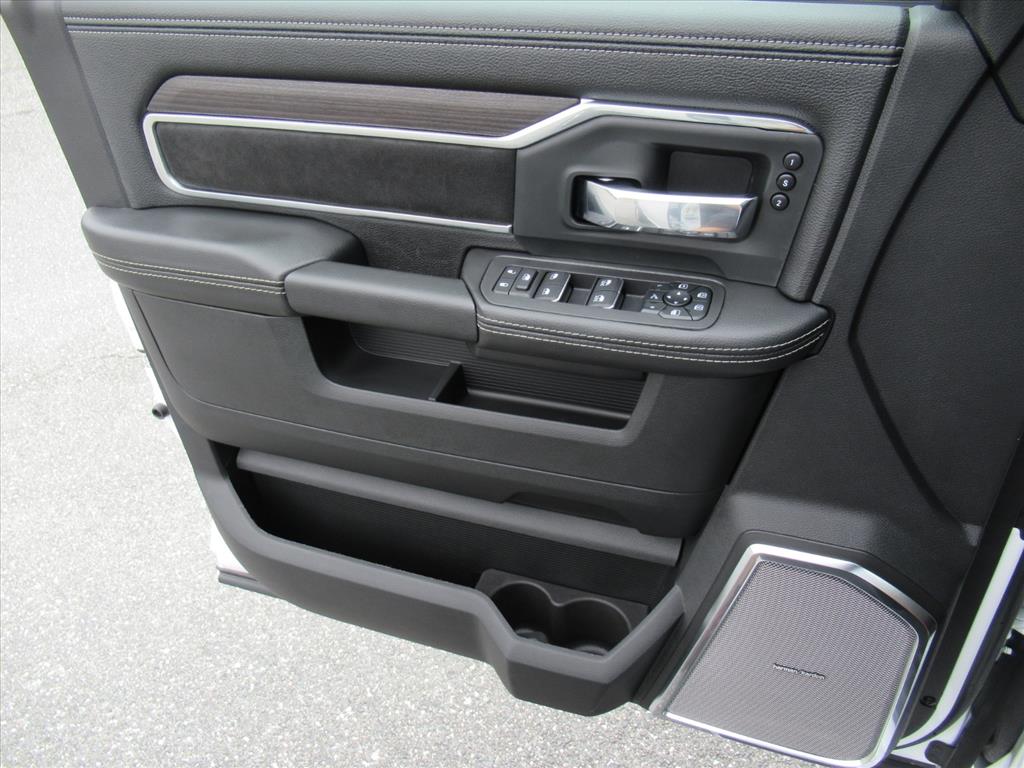2026 Ram 2500 Laramie photo 27