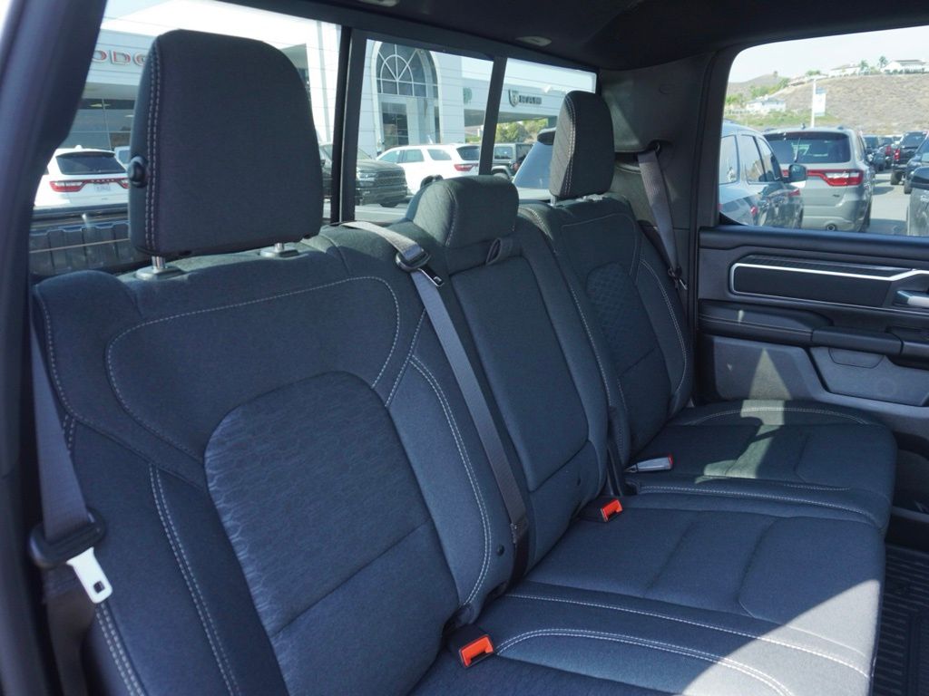 New 2026 Granite Crystal Metallic Clear-Coat Exterior Paint RAM Big Horn Sport Appearance Edition image 24