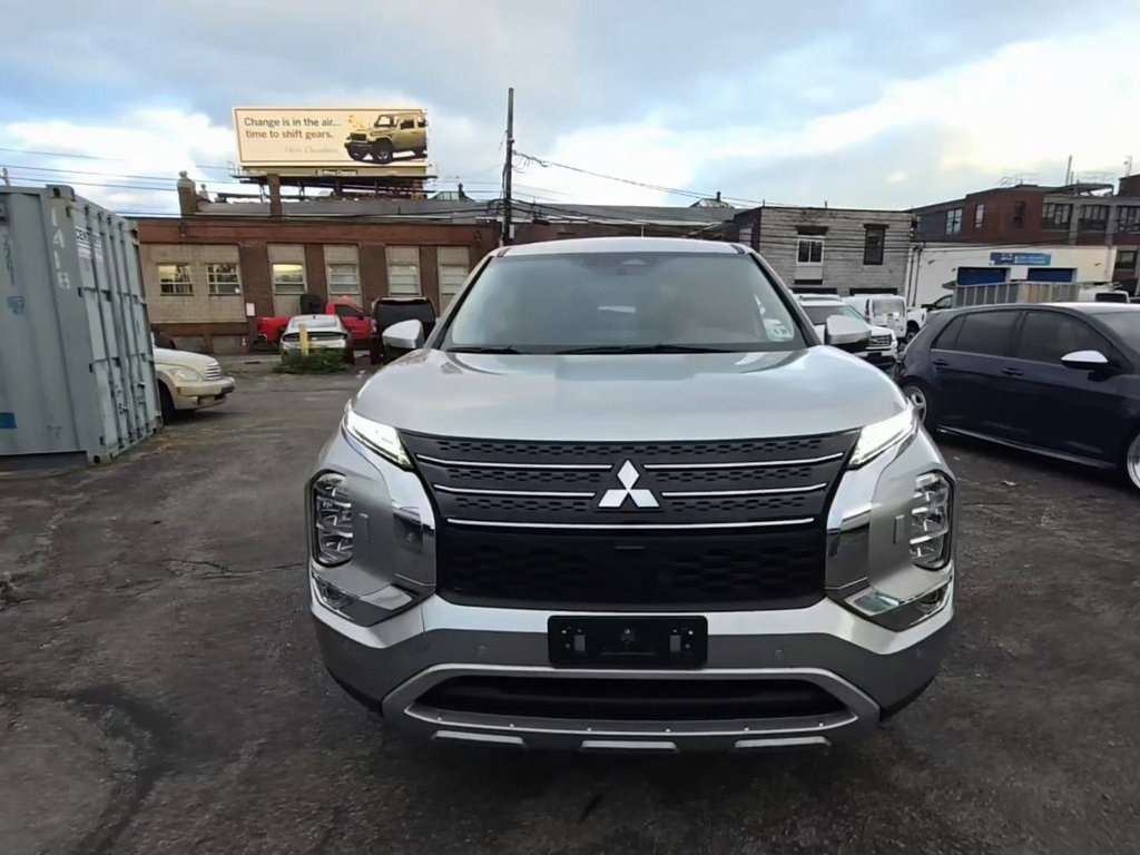 2023 Mitsubishi Outlander SE