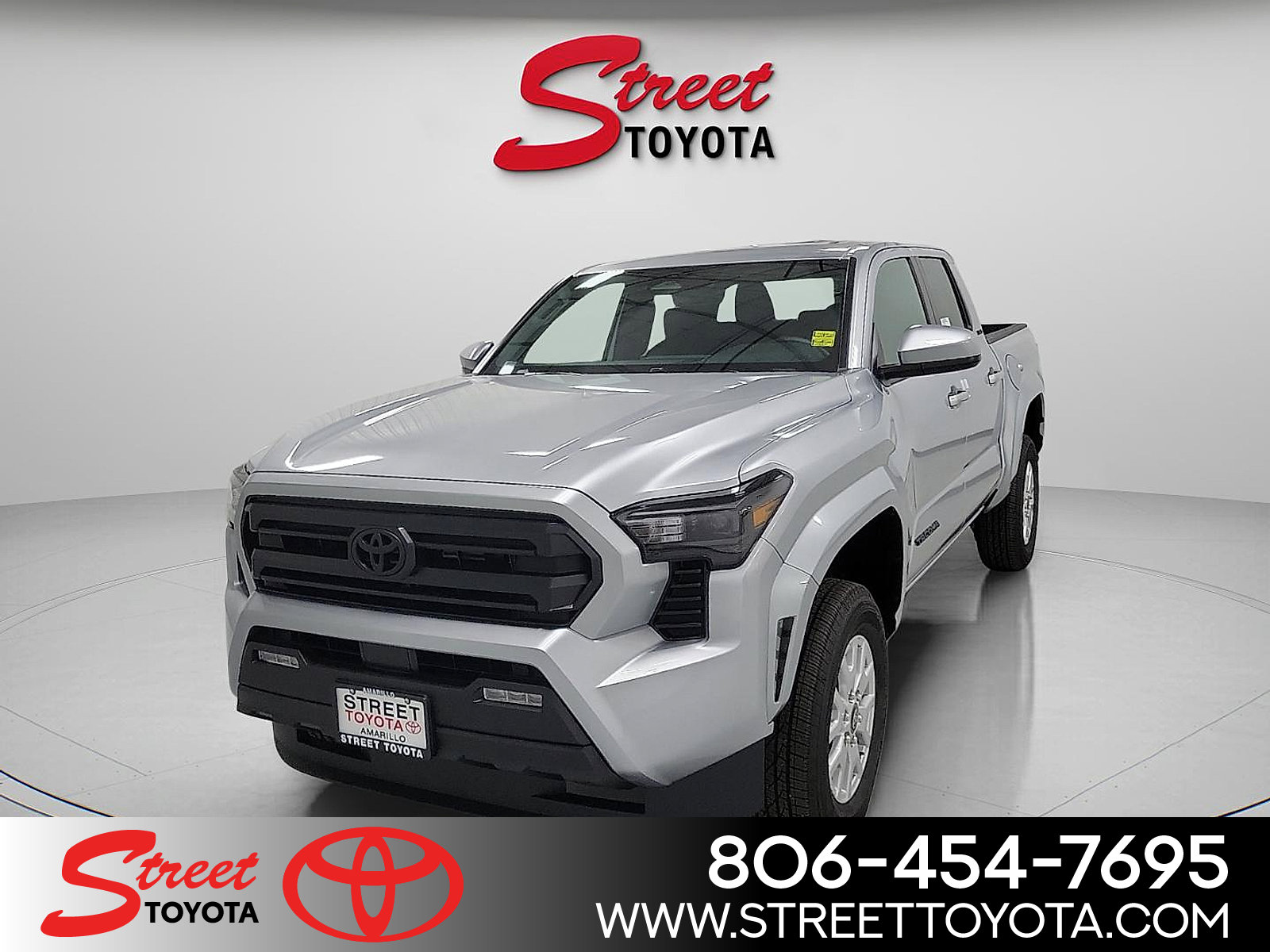 2025 Toyota Tacoma SR5's photo