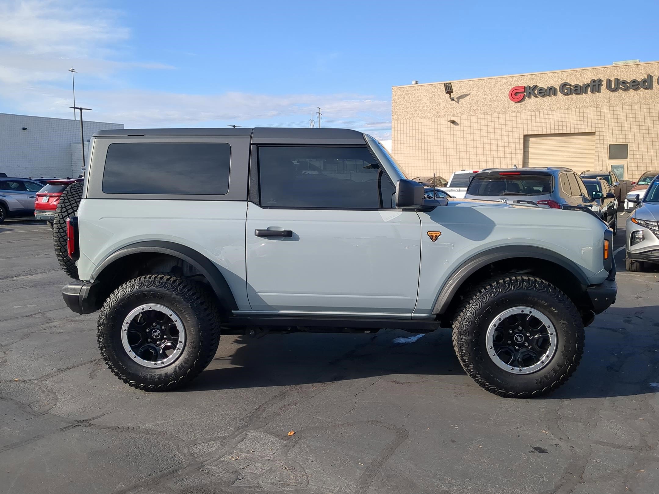 2022 Ford Bronco Badlands photo 2