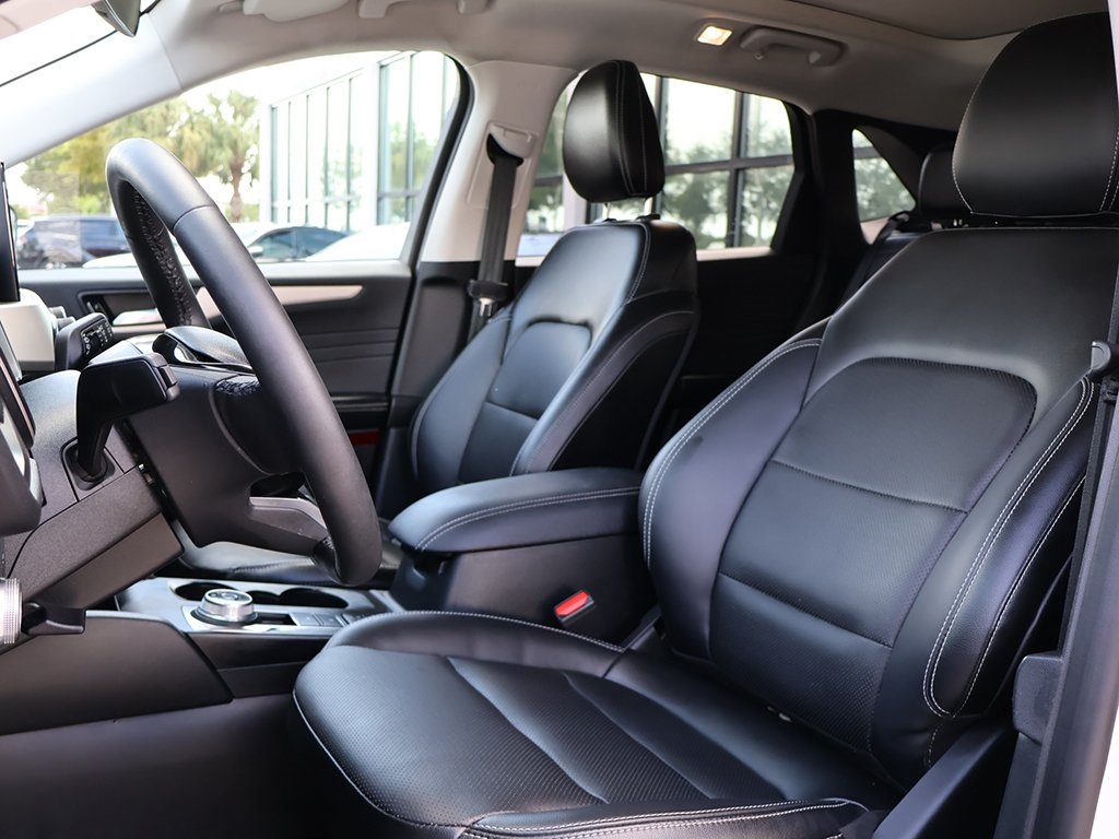 2022 Ford Escape SEL photo 32