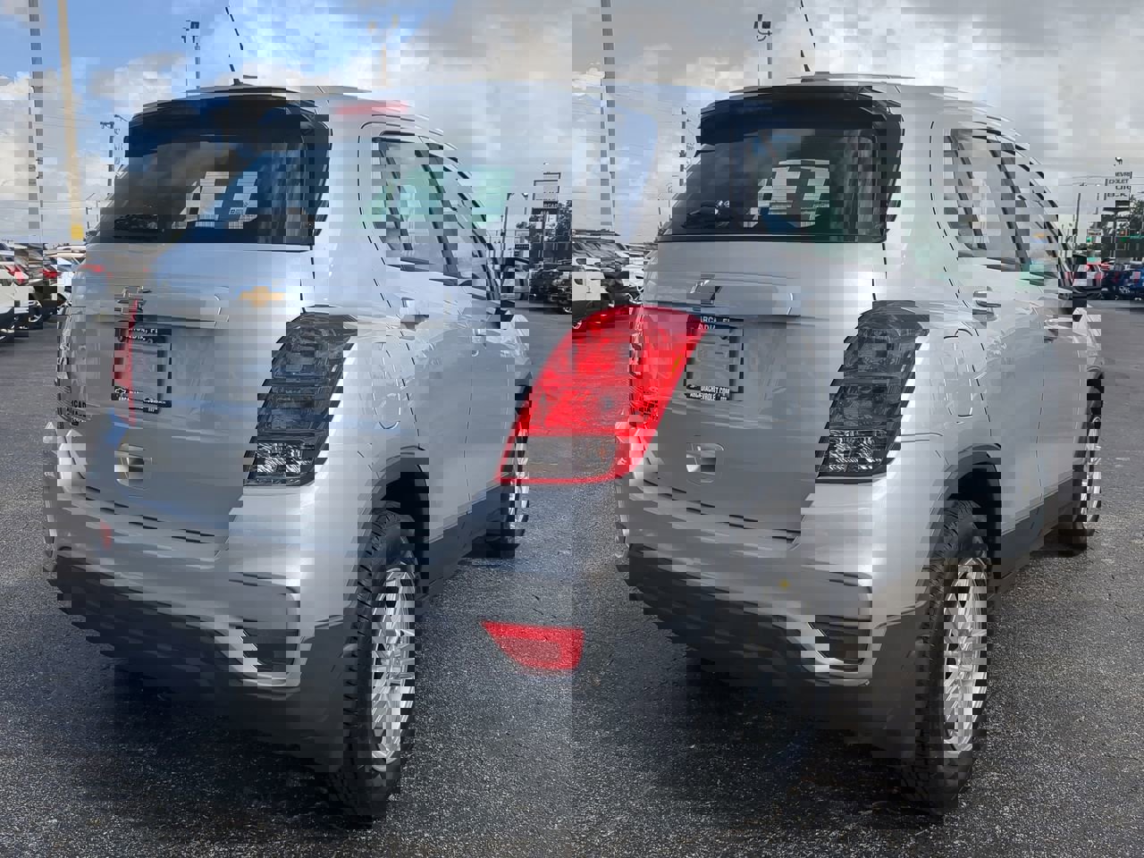 2020 Chevrolet Trax LS photo 4