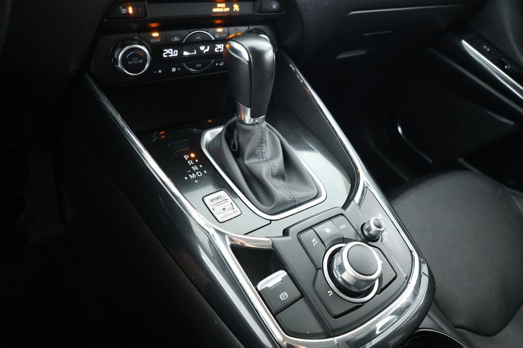 2017 Mazda CX-9 Touring photo 10