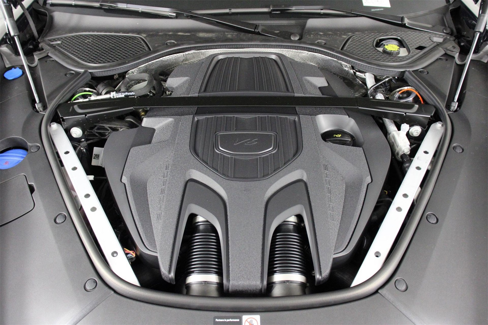 2025 Porsche Panamera 4 photo 19