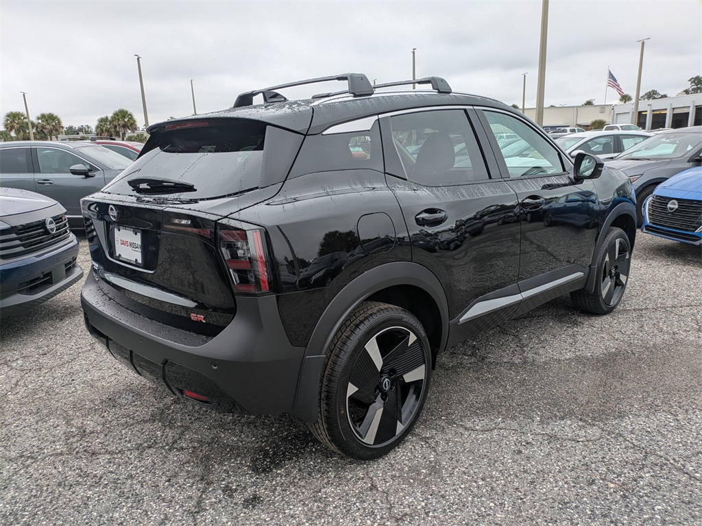 2026 Nissan Kicks SR photo 3